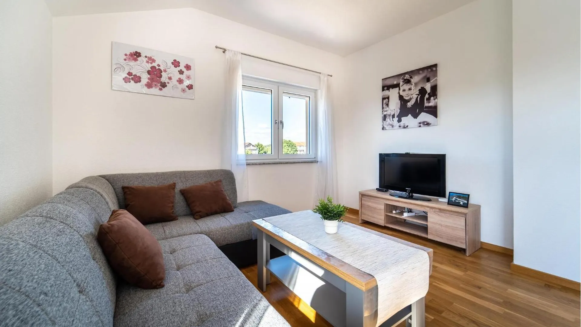 1 Bedroom Amazing Apartment In Sukosan